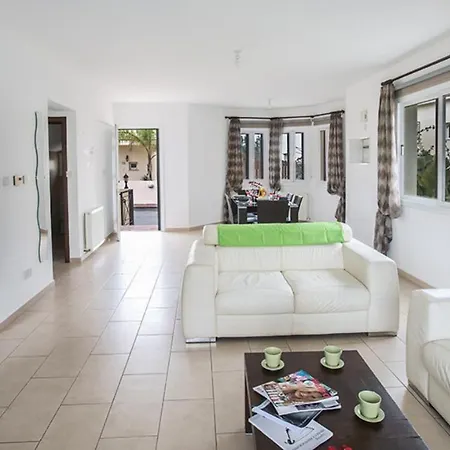 The Ultimate 5 Star Holiday In With Private Pool And Close To The Beach, 1199 빌라 파라림니