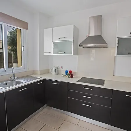 The Ultimate 5 Star Holiday In With Private Pool And Close To The Beach, 1199 빌라 파라림니