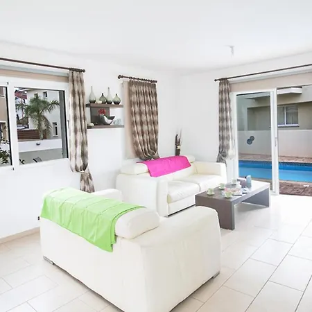 The Ultimate 5 Star Holiday In With Private Pool And Close To The Beach, 1199