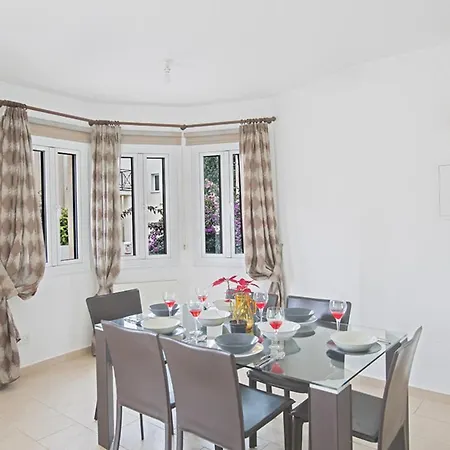 Villa The Ultimate 5 Star Holiday In With Private Pool And Close To The Beach, 1199 *